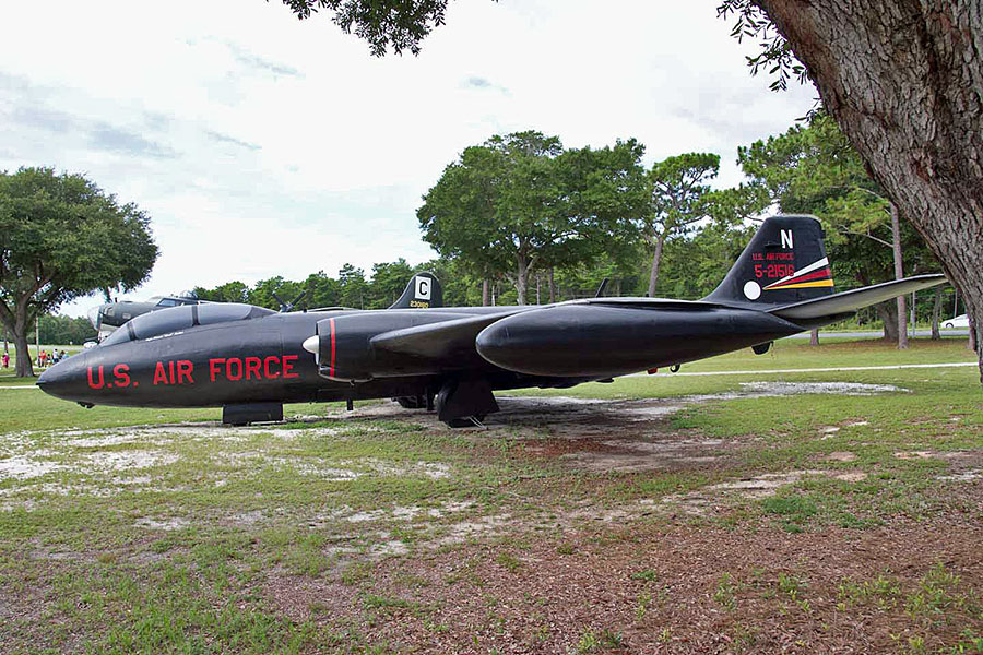 Martin B-57B/EB-57B / English Electric Canberra (52-1516)