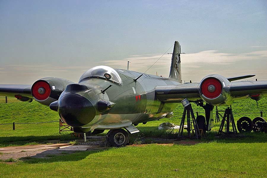 English Electric Canberra B.2/T.17 (WH740)
