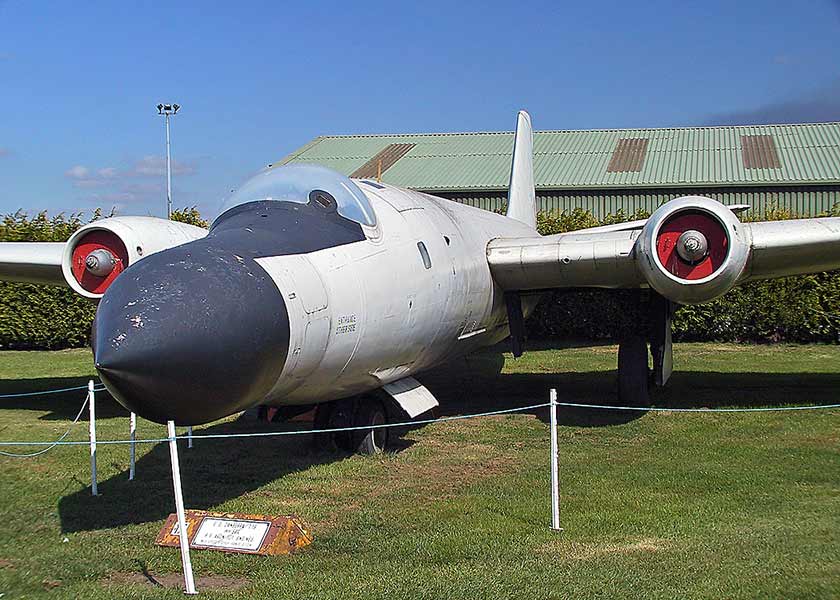 English Electric Canberra B.2/T.11/T.19 (WH904)