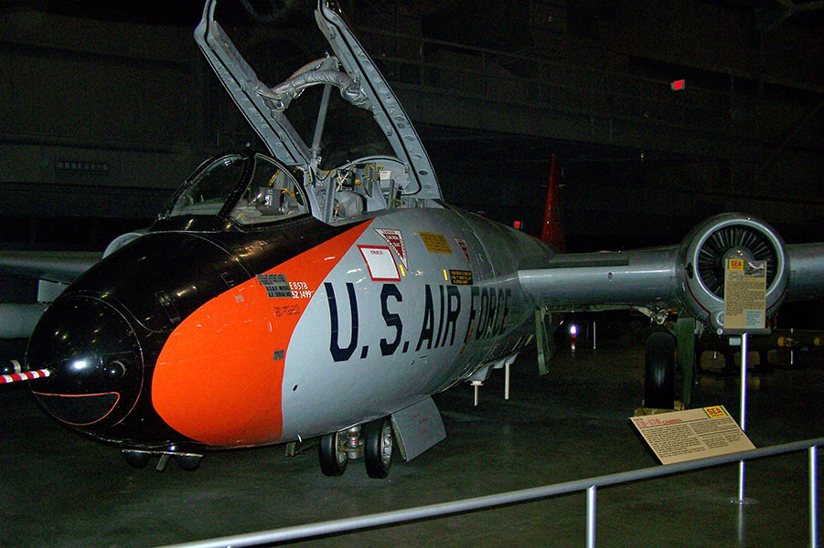 Martin B-57B/EB-57B Canberra (52-1499)