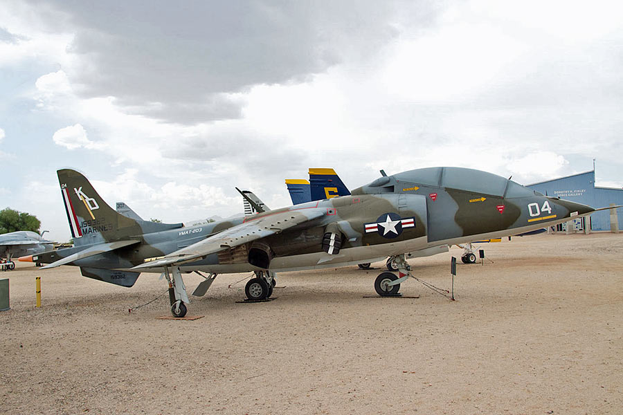 Hawker Siddeley Harrier TAV-8A (159382)