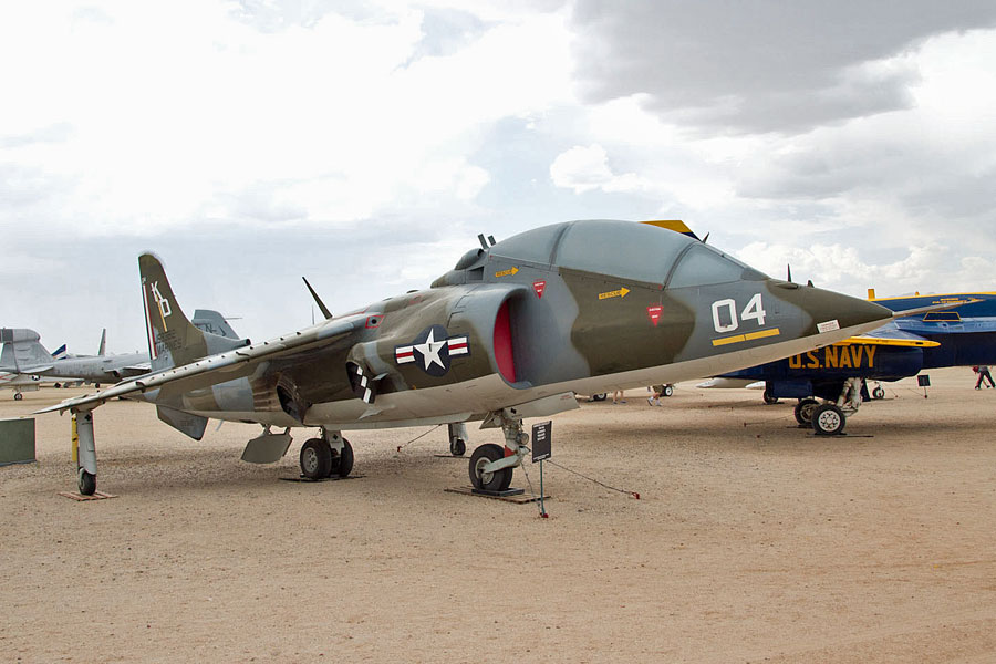 Hawker Siddeley Harrier TAV-8A (159382)