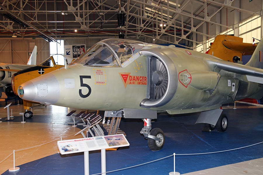 Hawker Siddeley Kestrel FGA.1 (XS695)