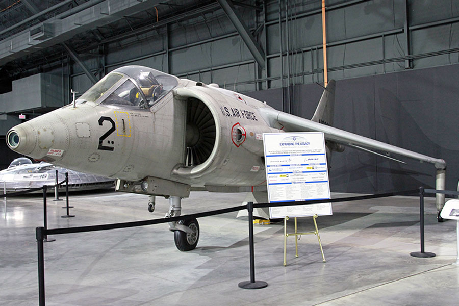 Hawker Siddeley Kestrel FGA.1 (XS688) (64-18262)