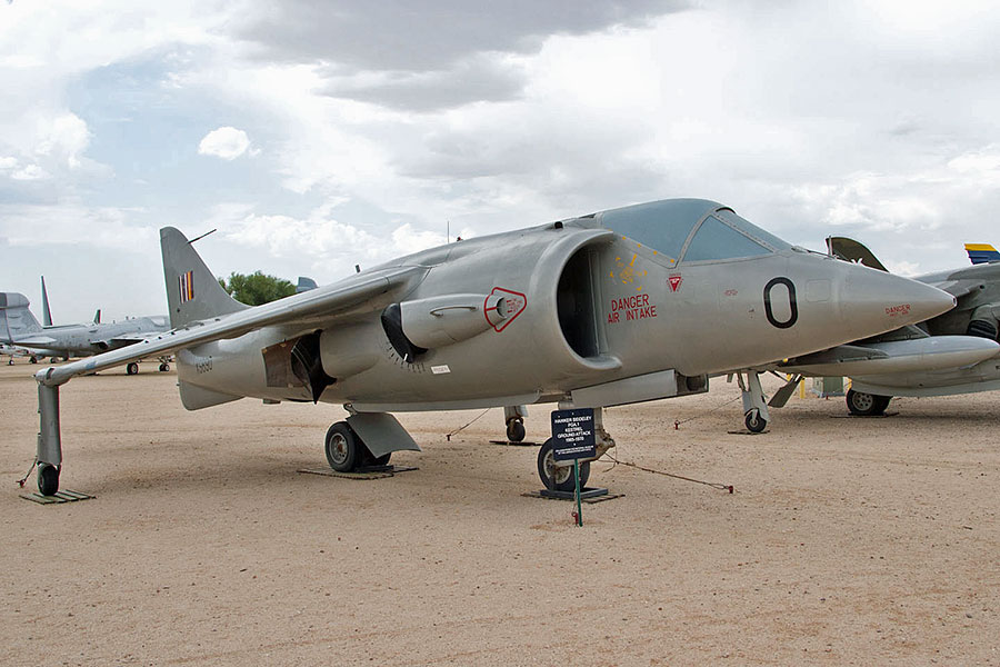 Hawker Siddeley Kestrel FGA.1 / XV-6A (XS690)