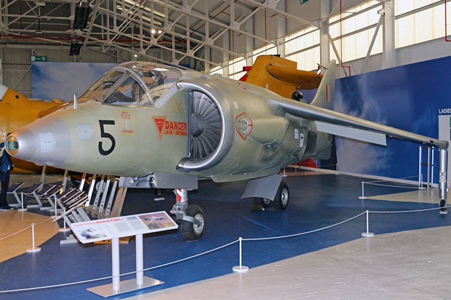Hawker Siddeley Kestrel FGA.1 (XS695)