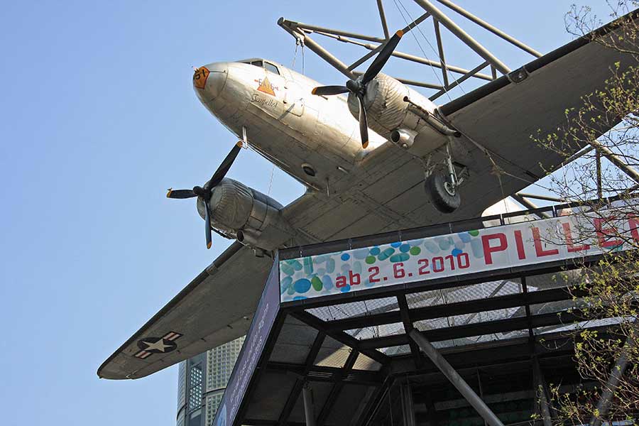 Douglas C-47B [45-0951]