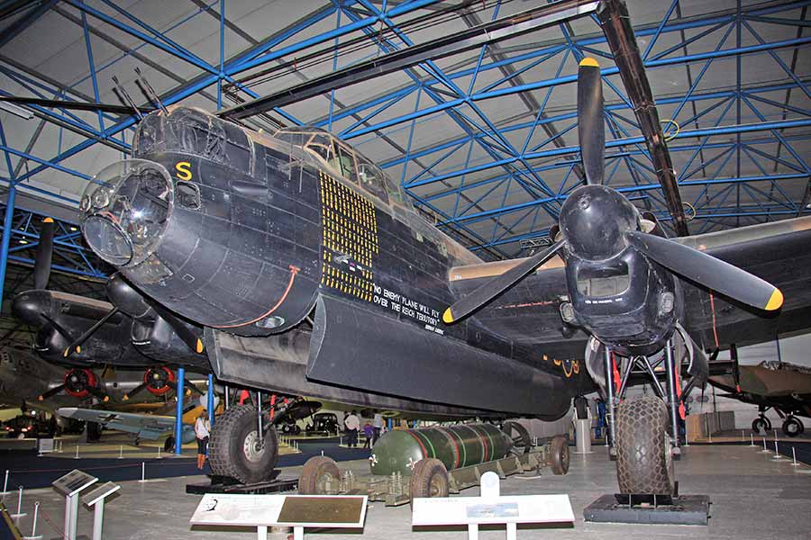 Avro Lancaster B.I (R5868)