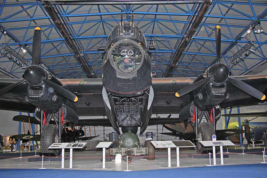 Avro Lancaster B.I (R5868)
