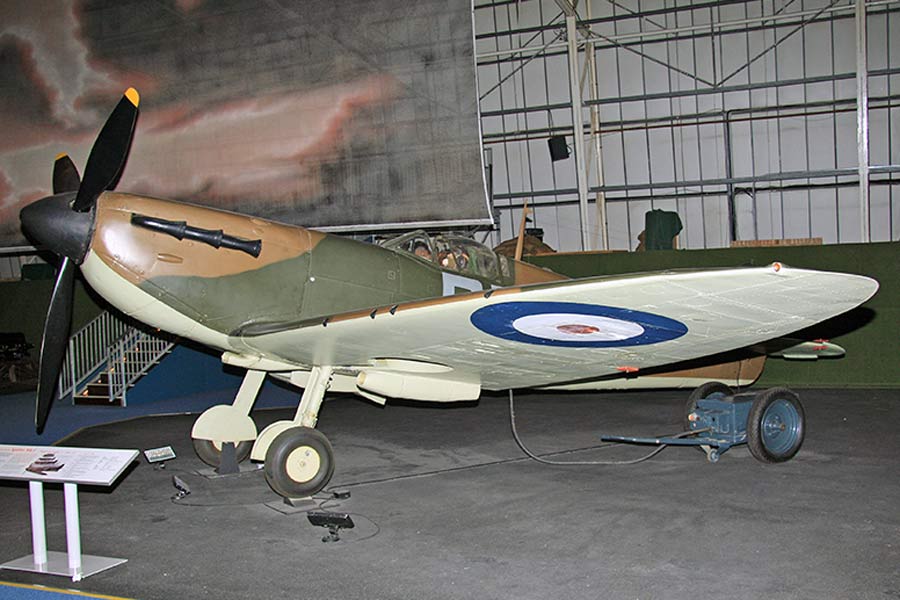 Supermarine Spitfire Mk Ia (X4590)
